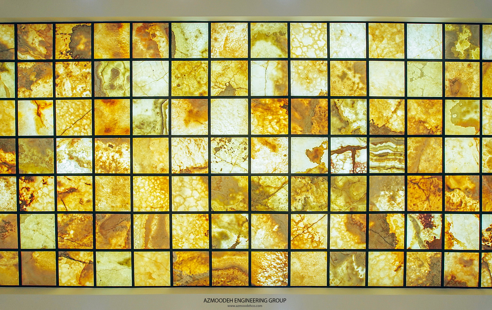 اجرای طرح سقف با سنگ مرمریت در شعبه 3 مموعه سپید سنگ عیوضی توسط گروه مهندسی آزموده